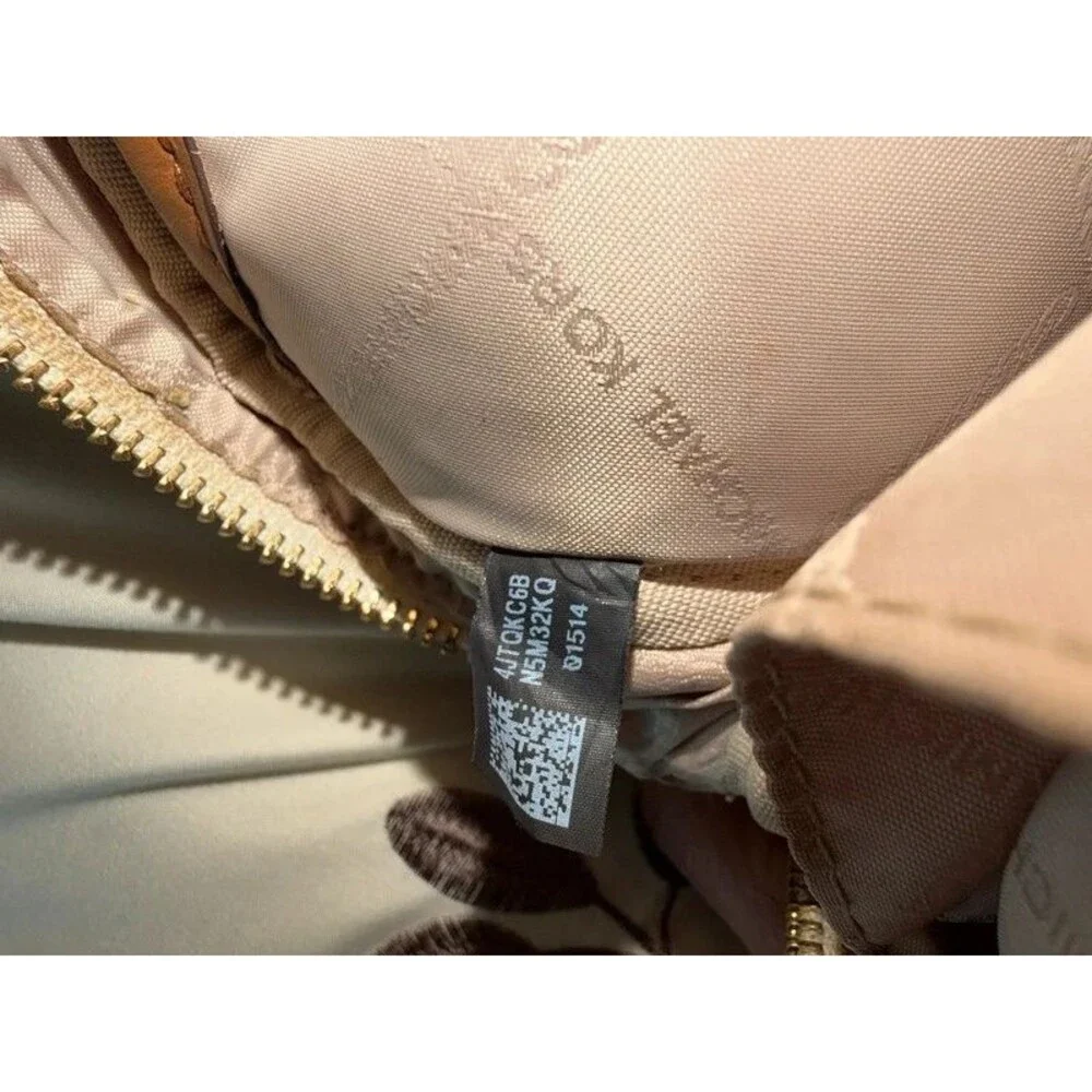 NWT Michael Kors Jet Set Large East West Crossbody Bag Vanilla / Acorn